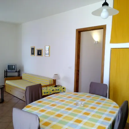 4u * Campofelice Di Roccella